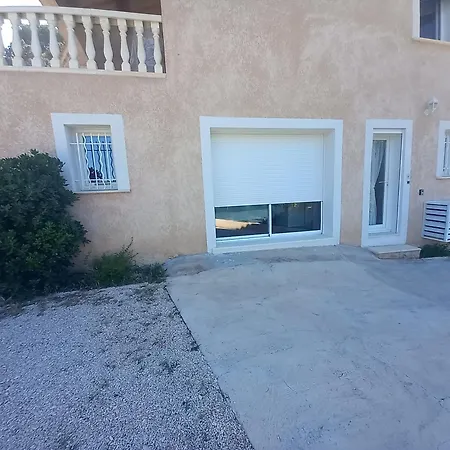 Calme Et Paisible Apartmán *